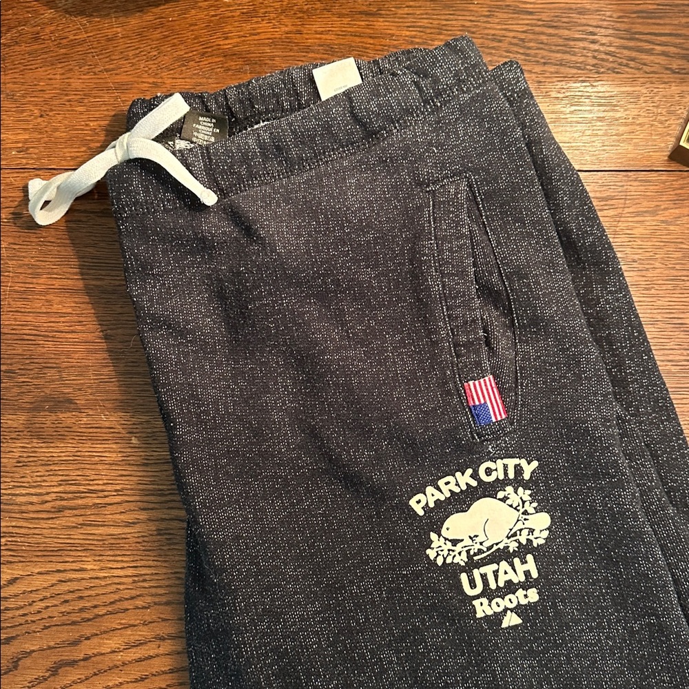 Roots Comfy Gray Sweatpants - Ski Park City Utah